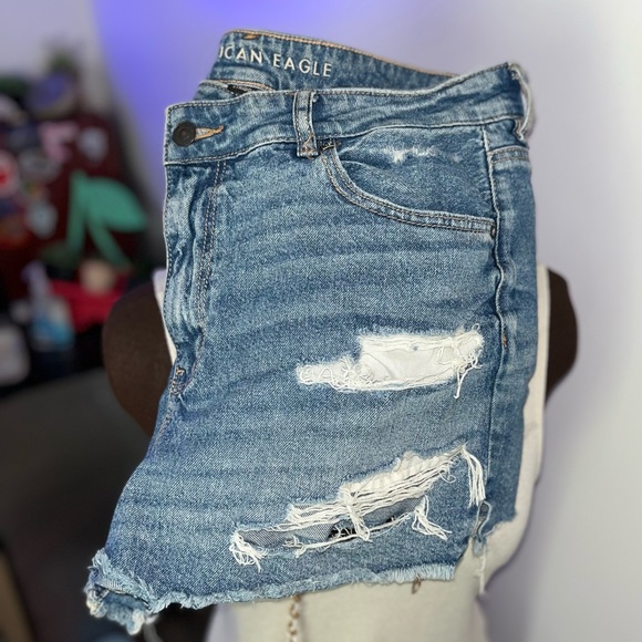 American Eagle Distressed Denim Shorts Size 14 - Picture 1 of 9
